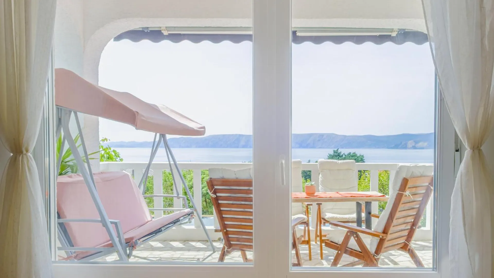 Guest house Apartments In Villa Azur Novi Vinodolski Croatia