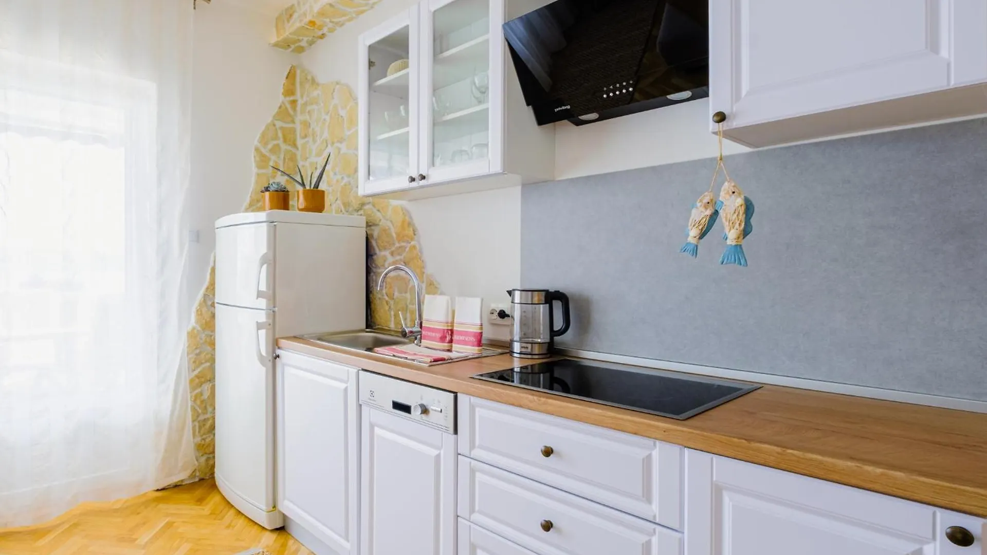 Guest house Apartments In Villa Azur Novi Vinodolski Croatia